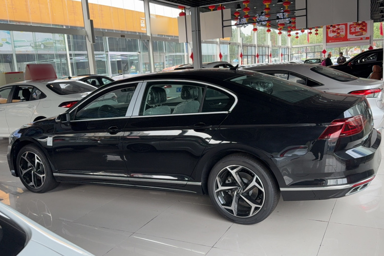 大众 迈腾 2023款 200万辆纪念版 280TSI DSG领先型车身外观6005