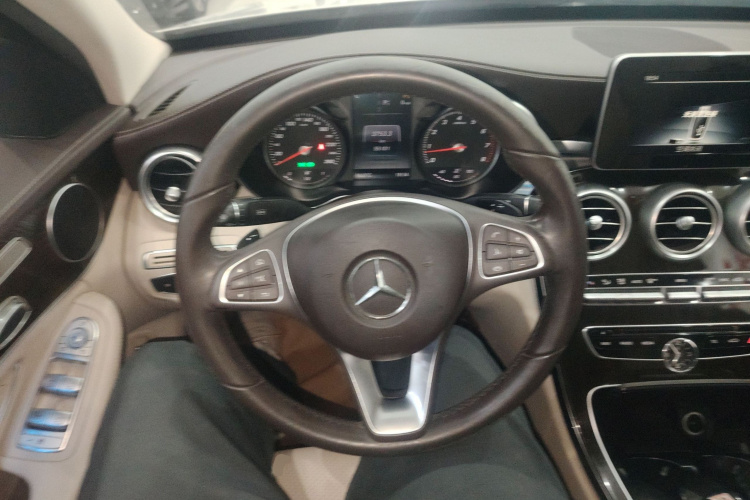 奔驰C级 2017款 改款 C 200 L中控内饰13