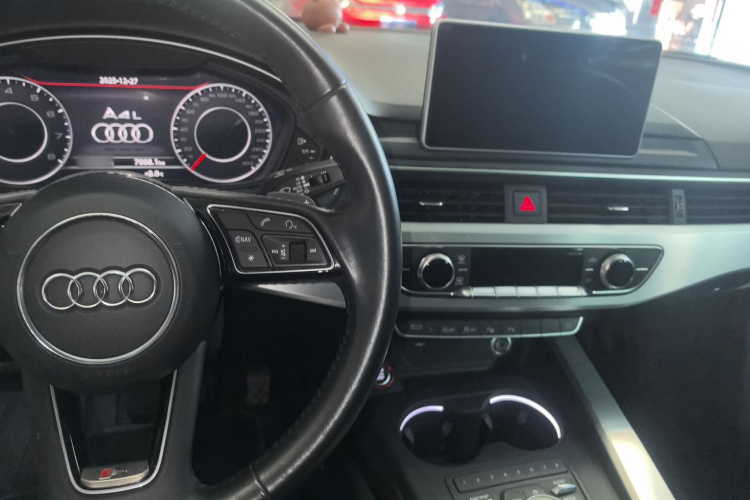 奥迪A4L 2019款 40 TFSI 时尚型 国V中控内饰12