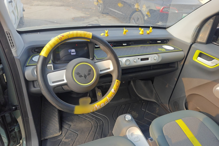 五菱汽车 宏光MINIEV 2022款 GAMEBOY 300km 玩咖款 磷酸铁锂中控内饰7002