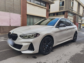 宝马1系 2023款 125i M运动曜夜版