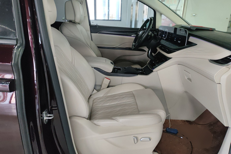 别克GL8 2020款 Avenir艾维亚 七座亲礼版局部细节41