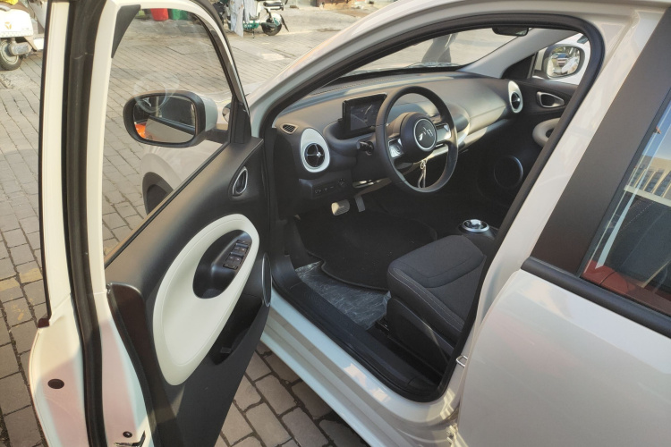 五菱汽车 五菱缤果 2023款 203km 轻享款中控内饰20