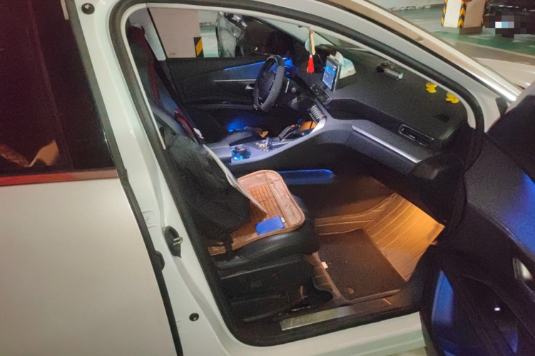 标致4008 2018款 350THP 豪华版局部细节9005