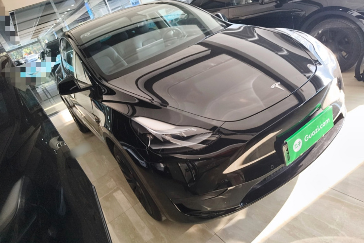 特斯拉 Model Y 2023款 后轮驱动版车身外观3