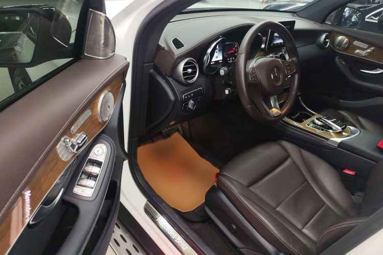 奔驰GLC轿跑 2019款 改款 GLC 260 4MATIC 轿跑SUV中控内饰7003