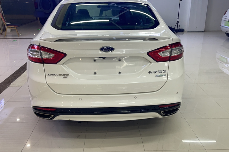 福特 蒙迪欧 2013款 2.0L GTDi240豪华运动型车身外观6005