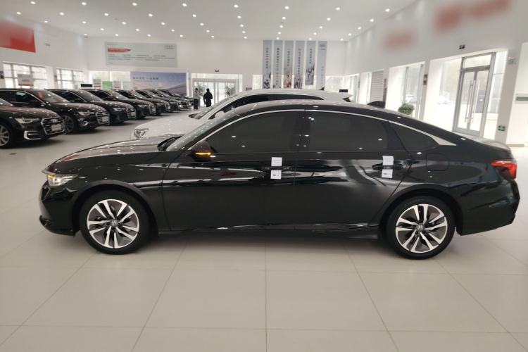 本田 英仕派 2022款 锐·混动 2.0L 净雅版车身外观6003