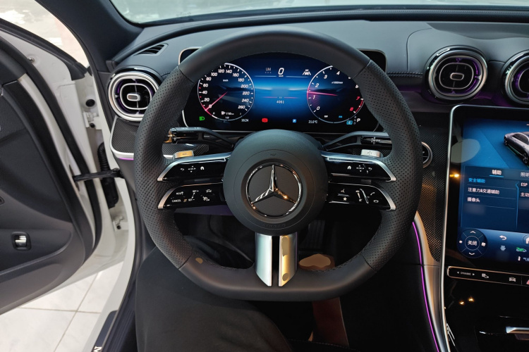 奔驰C级 2025款 C 260 L 运动版中控内饰13