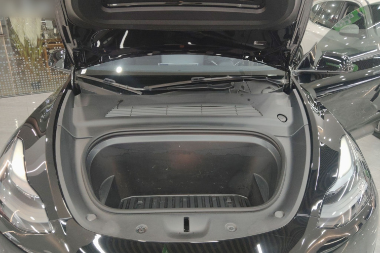 特斯拉 Model Y 2023款 后轮驱动版机舱底盘24