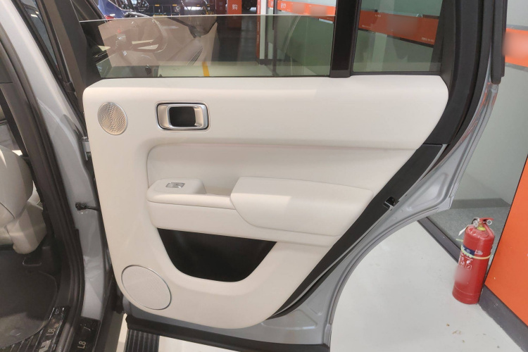 理想汽车 理想L8 2023款 Pro中控内饰7006