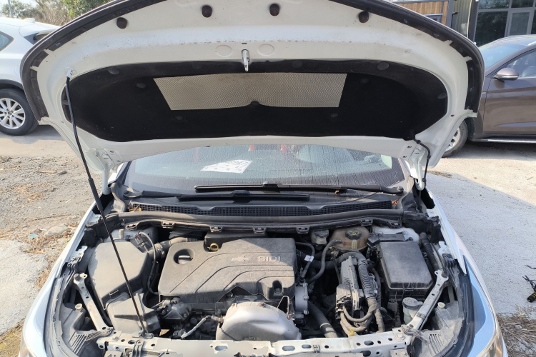 雪佛兰 科鲁兹 2017款 1.5L 自动先锋天窗版机舱底盘24