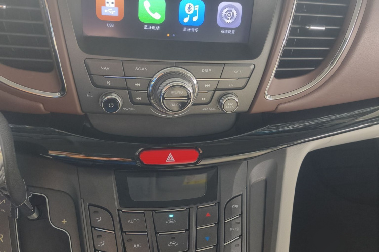 江汽集团 瑞风M5 2017款 2.0T 汽油双离合商务版局部细节9008