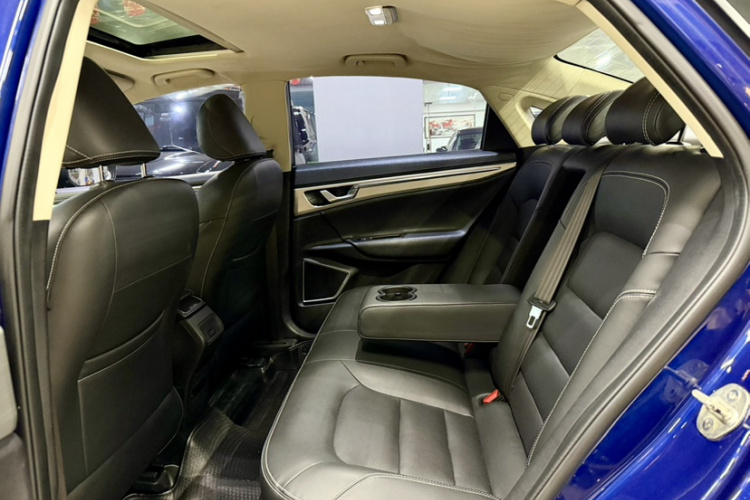 吉利汽车 帝豪GL 2017款 1.3T DCT精英型车身外观6005