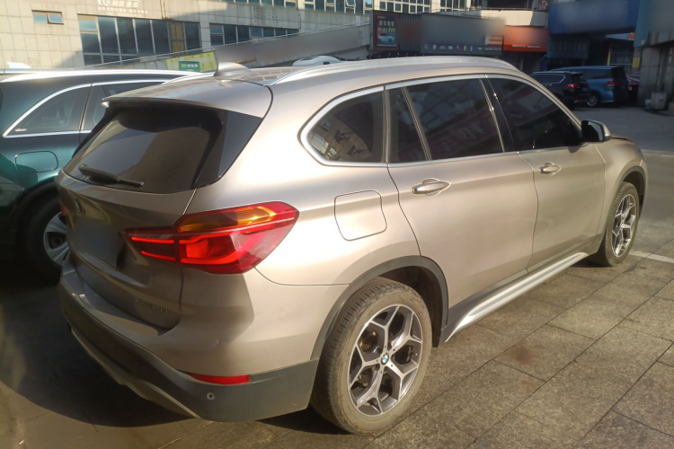 宝马X1 2019款 sDrive18Li 尊享型车身外观7