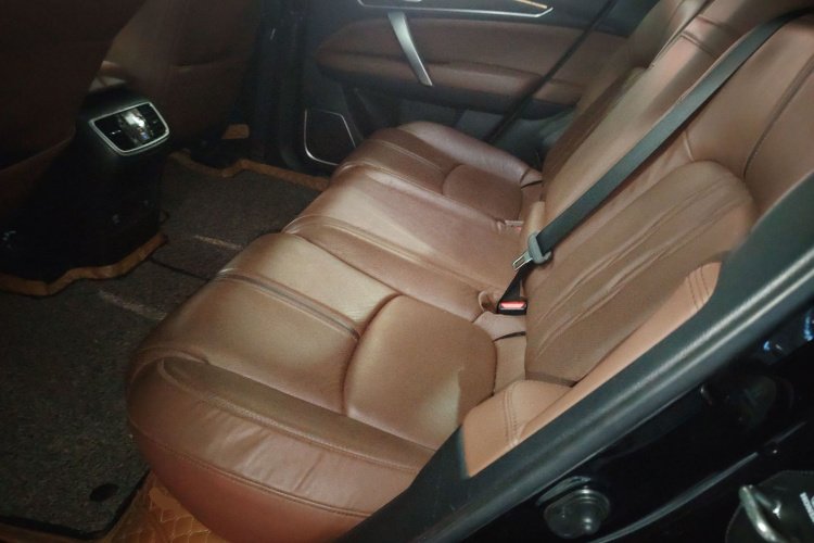 本田UR-V 2020款 370TURBO 四驱尊享版中控内饰7004