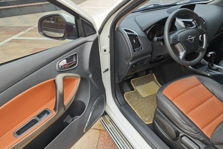 海马S5 2016款 1.5T CVT创享版中控内饰7002