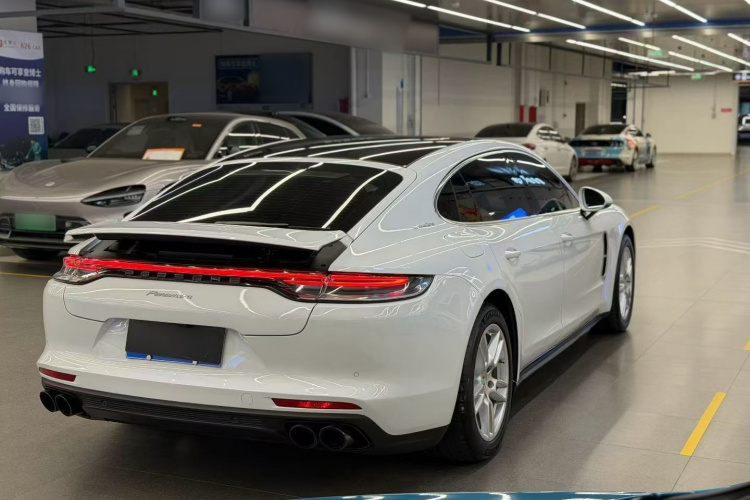 保时捷 2017款 Panamera 行政加长版 3.0T车身外观6004