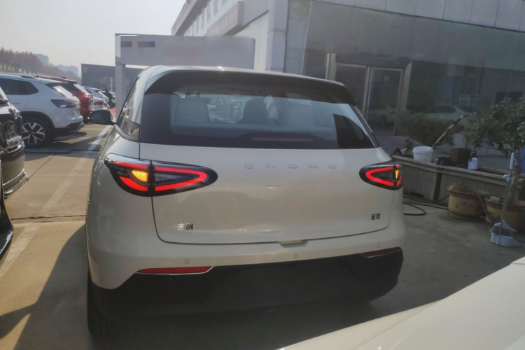 吉利银河 星愿 2025款 UP 410km 探索版车身外观6