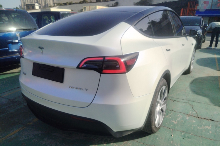 特斯拉 Model Y 2022款 改款 后轮驱动版车身外观7