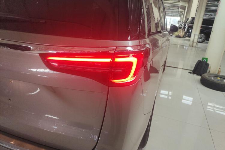 别克GL8 2023款 ES陆尊 舒适型车身外观9