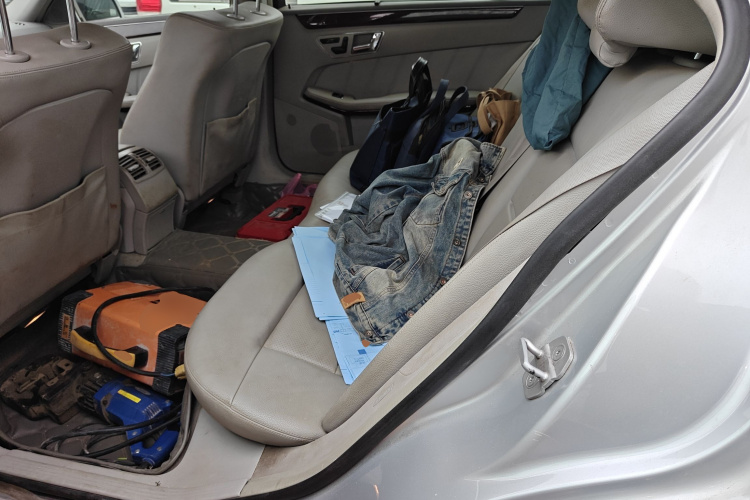 奔驰E级 2010款 E 260 L CGI优雅型中控内饰21