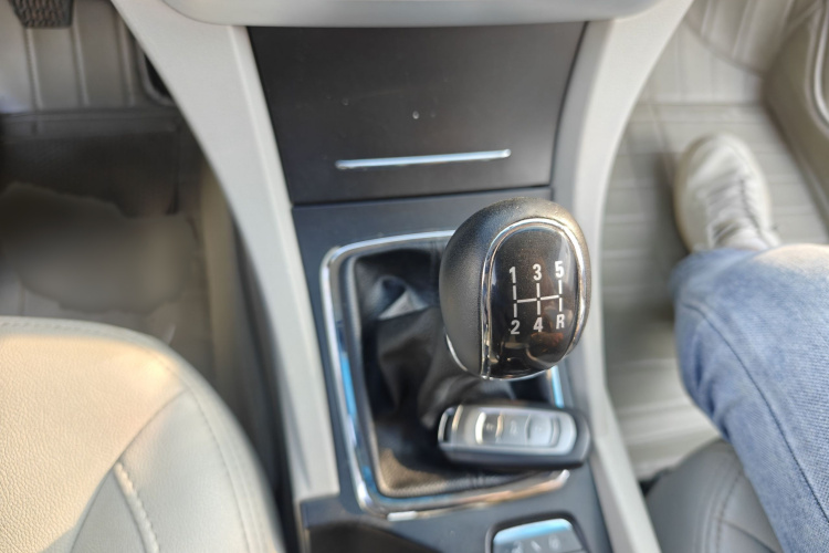 吉利汽车 帝豪 2014款 三厢 1.5L 手动精英型中控内饰7003