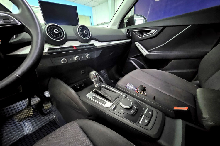 奥迪Q2L 2021款 35 TFSI 进取动感型局部细节16