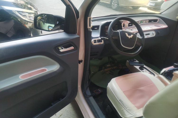 五菱汽车 宏光MINIEV 2022款 悦享款 磷酸铁锂中控内饰7003