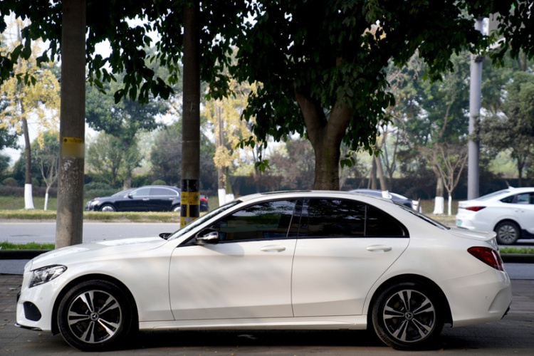 奔驰C级 2017款 改款 C 200 运动版车身外观6011