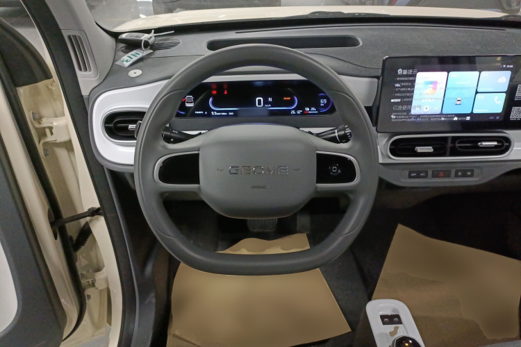 吉利银河 熊猫 2025款 210km 元气熊中控内饰13