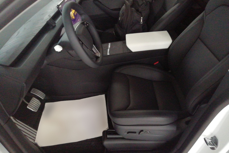 特斯拉 Model Y 2025款 后轮驱动版局部细节19