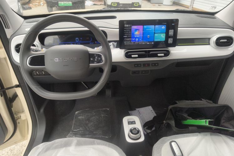 吉利银河 熊猫 2025款 210km 元气熊中控内饰12