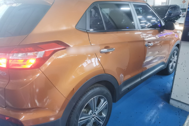 北京现代ix25 2015款 1.6L 自动两驱智能型GLS车身外观6005