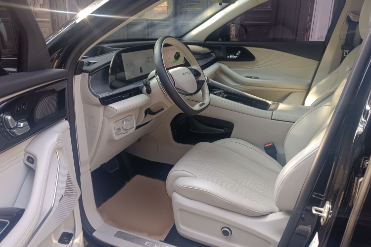 星途瑶光 2023款 400T 四驱奢享版中控内饰7004