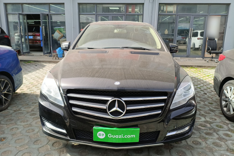 奔驰R级 2017款 R 320 4MATIC 商务型臻藏版车身外观2