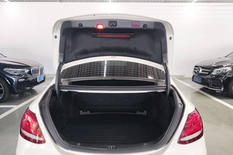 奔驰E级 2020款 E 300 L 豪华型局部细节23