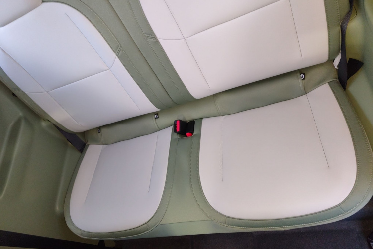 吉利银河 2025款 210km 熊猫骑士中控内饰21