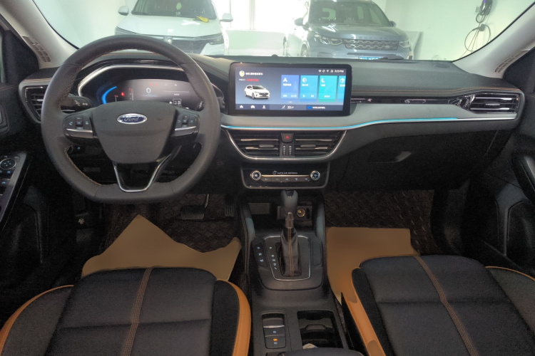 福特 福克斯 2022款 两厢 EcoBoost 180 自动竞速版中控内饰12
