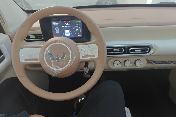 五菱汽车 宏光MINIEV 2024款 第三代 215km 青春版中控内饰7002