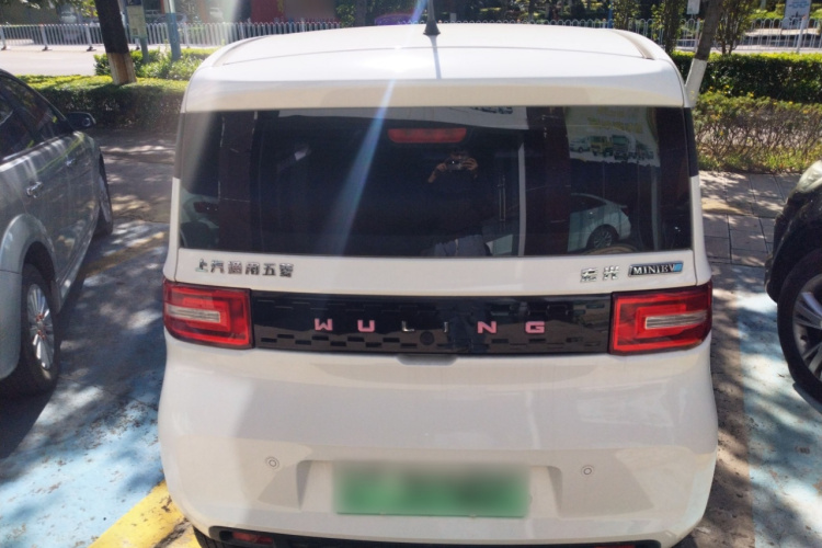 五菱汽车 宏光MINIEV 2020款 轻松款 磷酸铁锂车身外观6