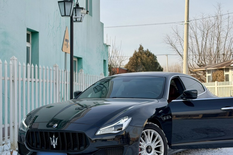 玛莎拉蒂 总裁 2013款 3.0T 标准型车身外观6001