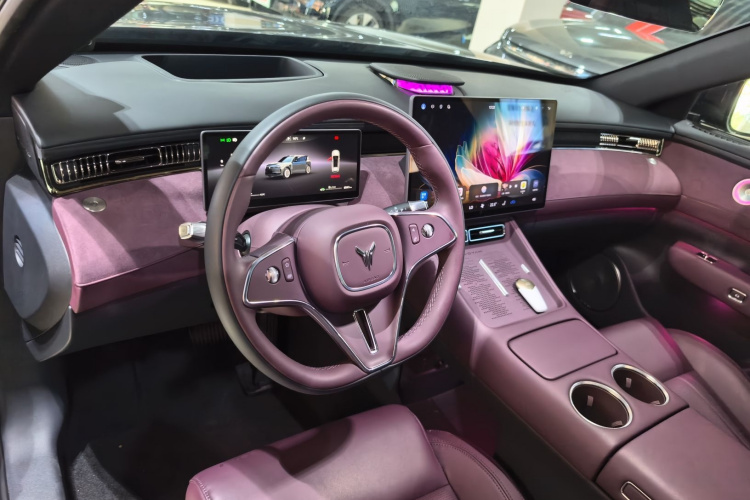 岚图汽车 岚图FREE 2025款 FREE+ 后驱乾崑版中控内饰7002