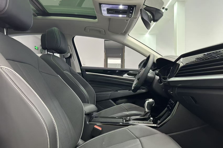 大众 帕萨特 2024款 330TSI 星空精英版中控内饰7006