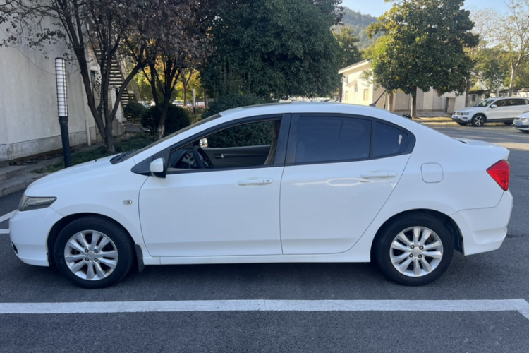 本田 锋范经典 2012款 1.5L 自动精英版车身外观6003