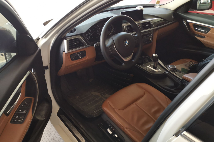 宝马3系 2016款 320Li 豪华设计套装中控内饰7003