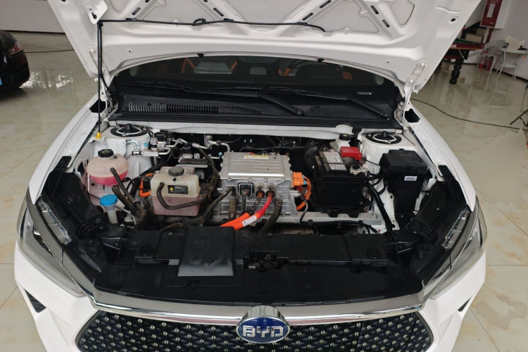 比亚迪e2 2021款 豪华型机舱底盘24
