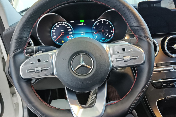 奔驰C级 2020款 C 260 L 运动版中控内饰13