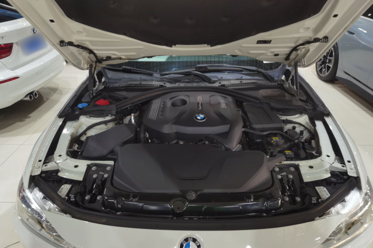 宝马3系 2018款 320Li 领先型M运动套装机舱底盘24