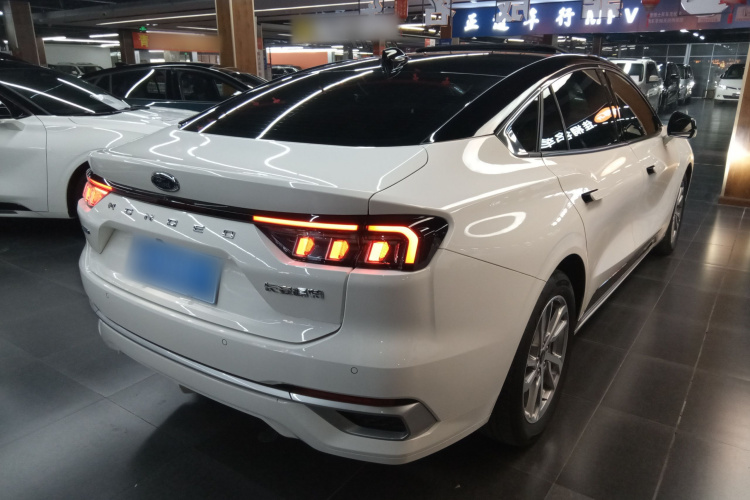 福特 蒙迪欧 2022款 改款 EcoBoost 245 豪华型车身外观7